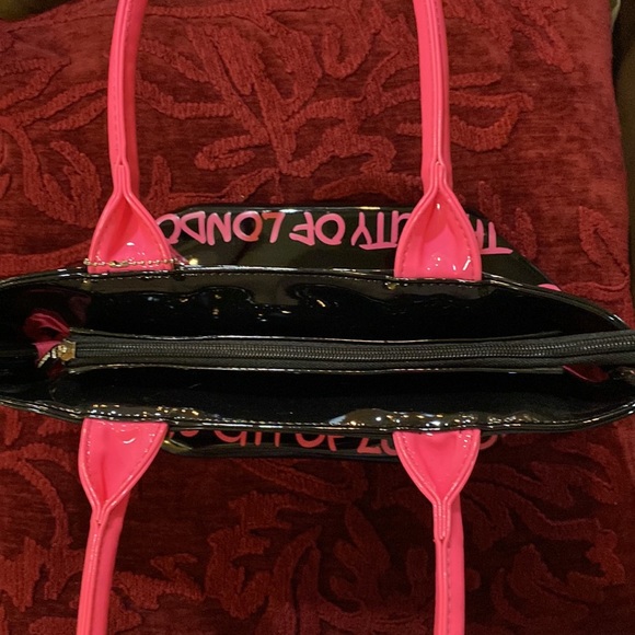 Robin Ruth London Handbag - Picture 7 of 10